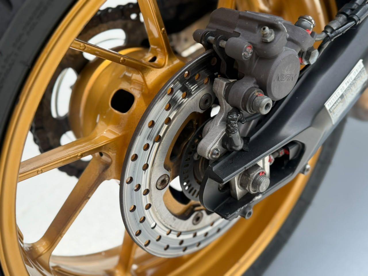 YAMAHA MT-09 850 - Foto