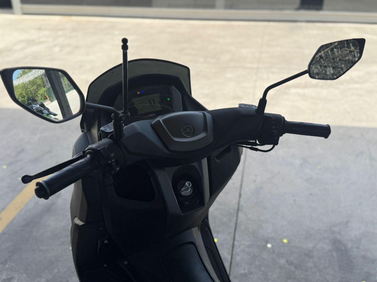 YAMAHA NMax 160 - Foto