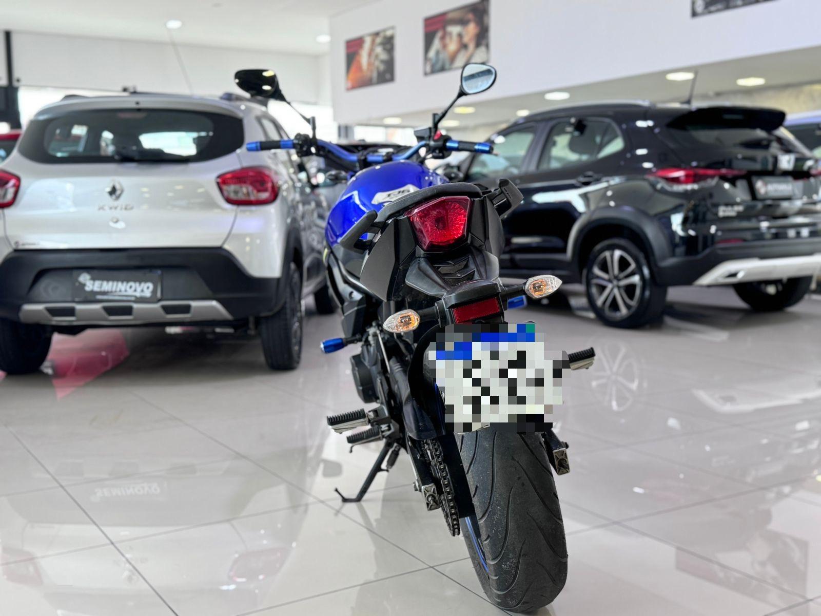 YAMAHA XJ6 600 - Foto