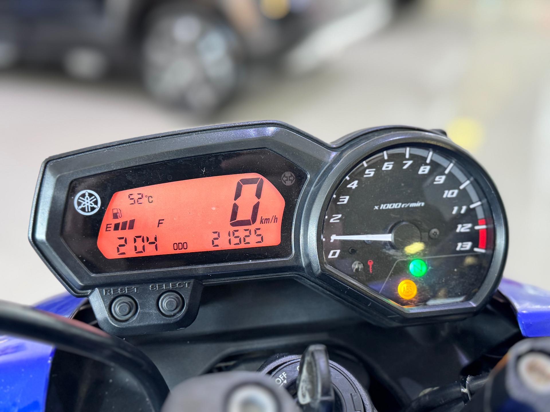 YAMAHA XJ6 600 - Foto