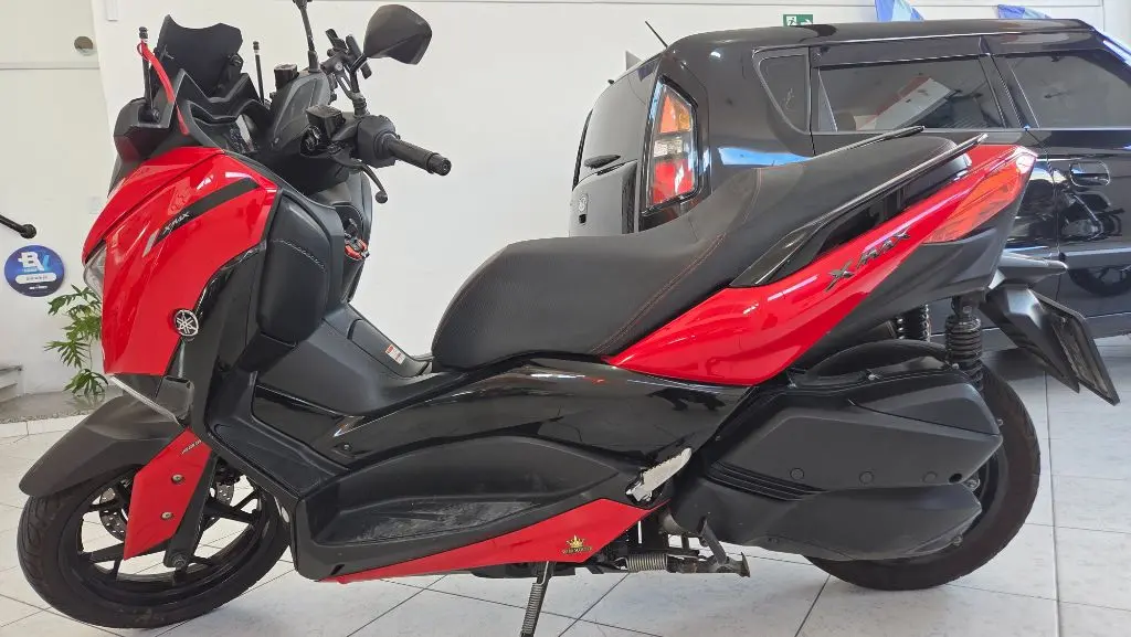 YAMAHA Xmax 250 - Foto
