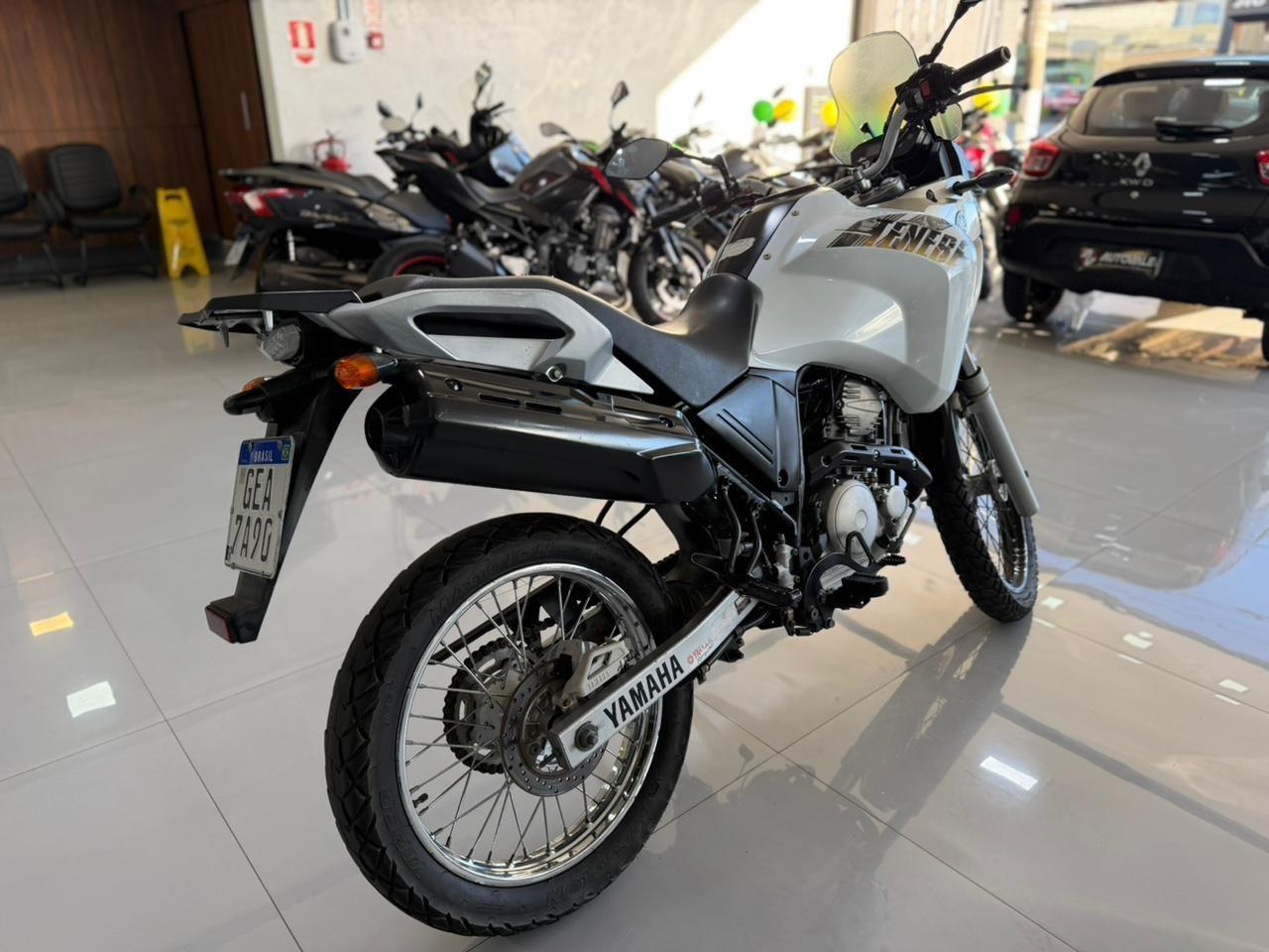 YAMAHA XTZ 250 - Foto