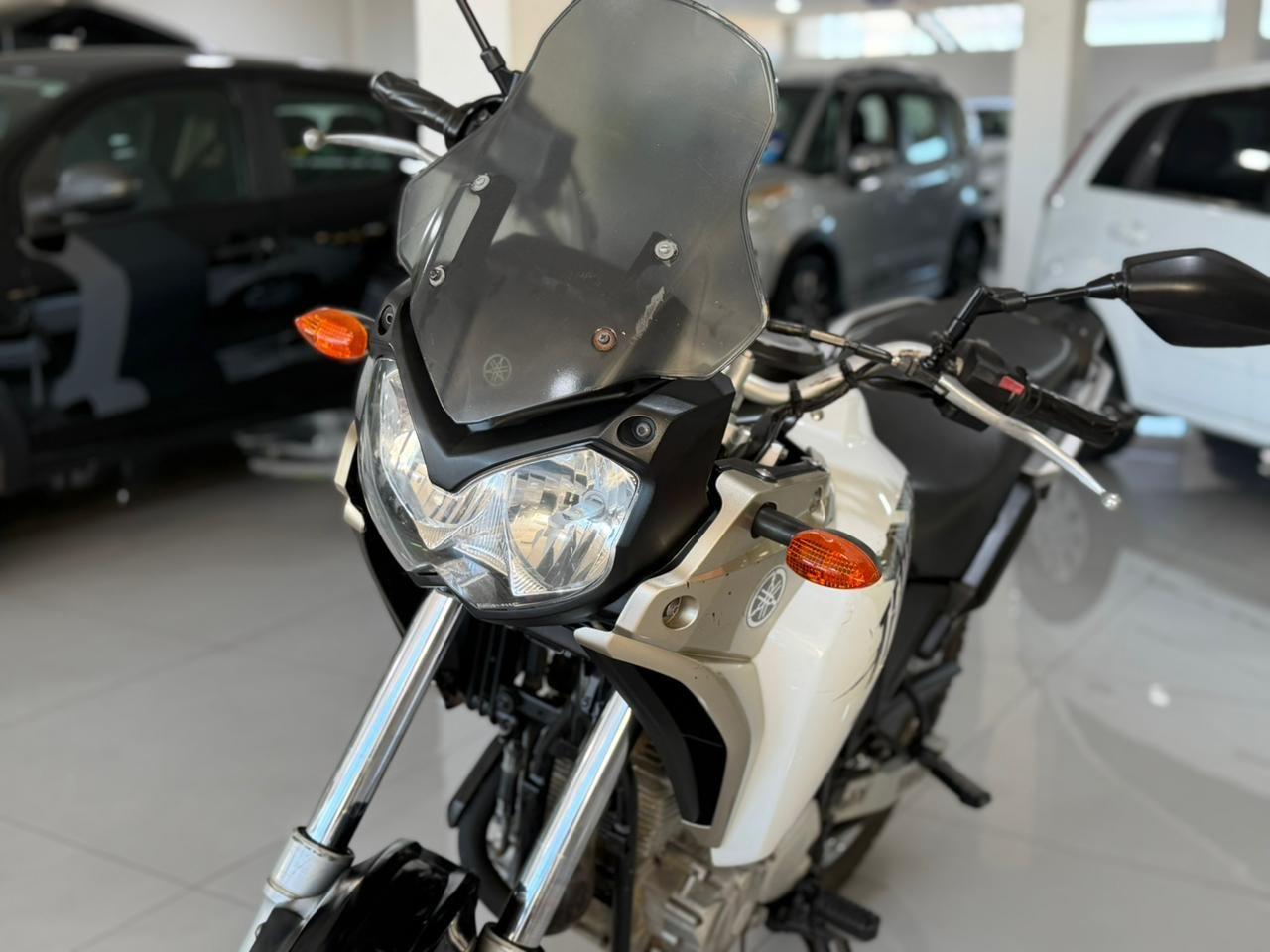 YAMAHA XTZ 250 - Foto