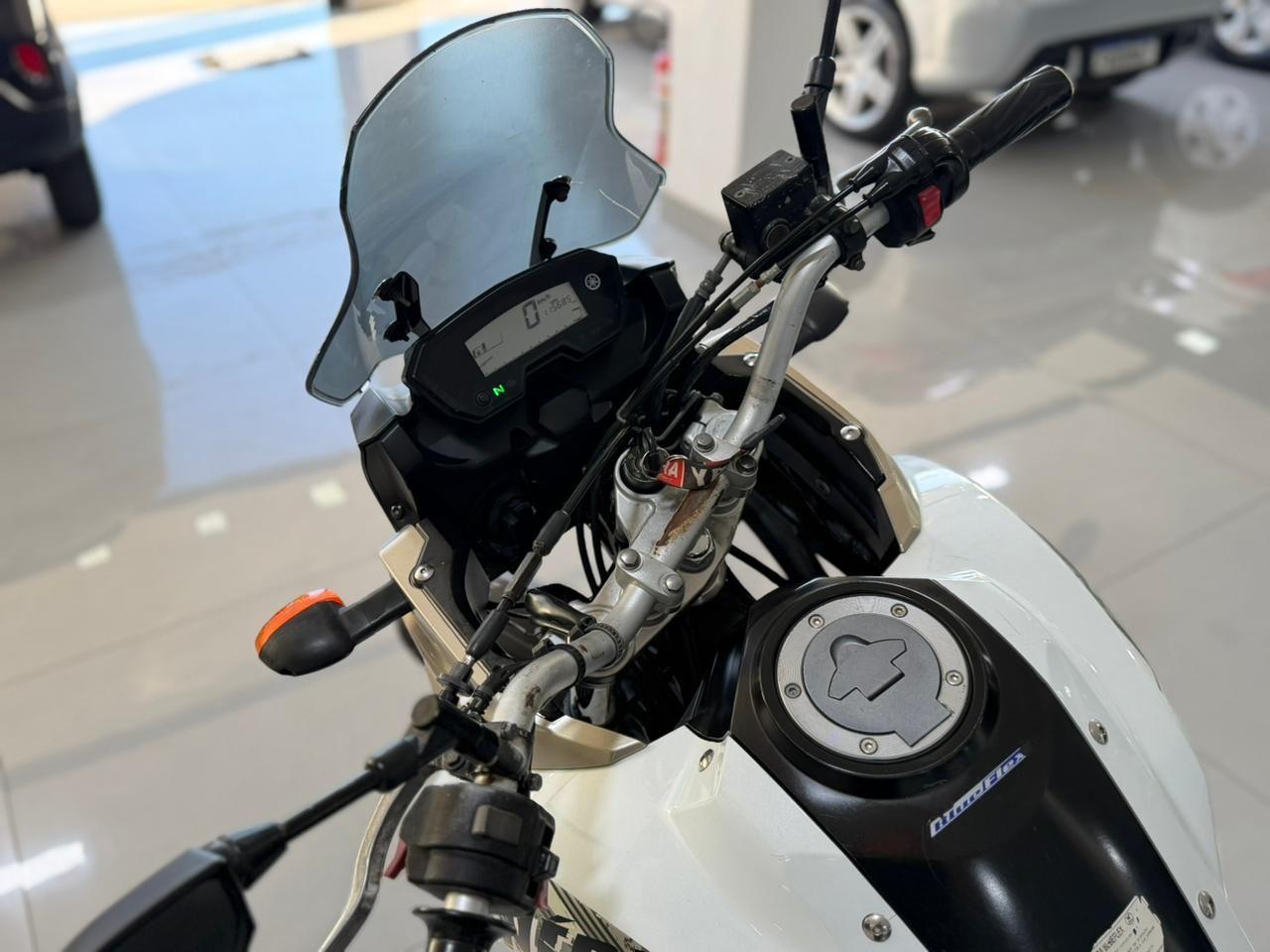 YAMAHA XTZ 250 - Foto