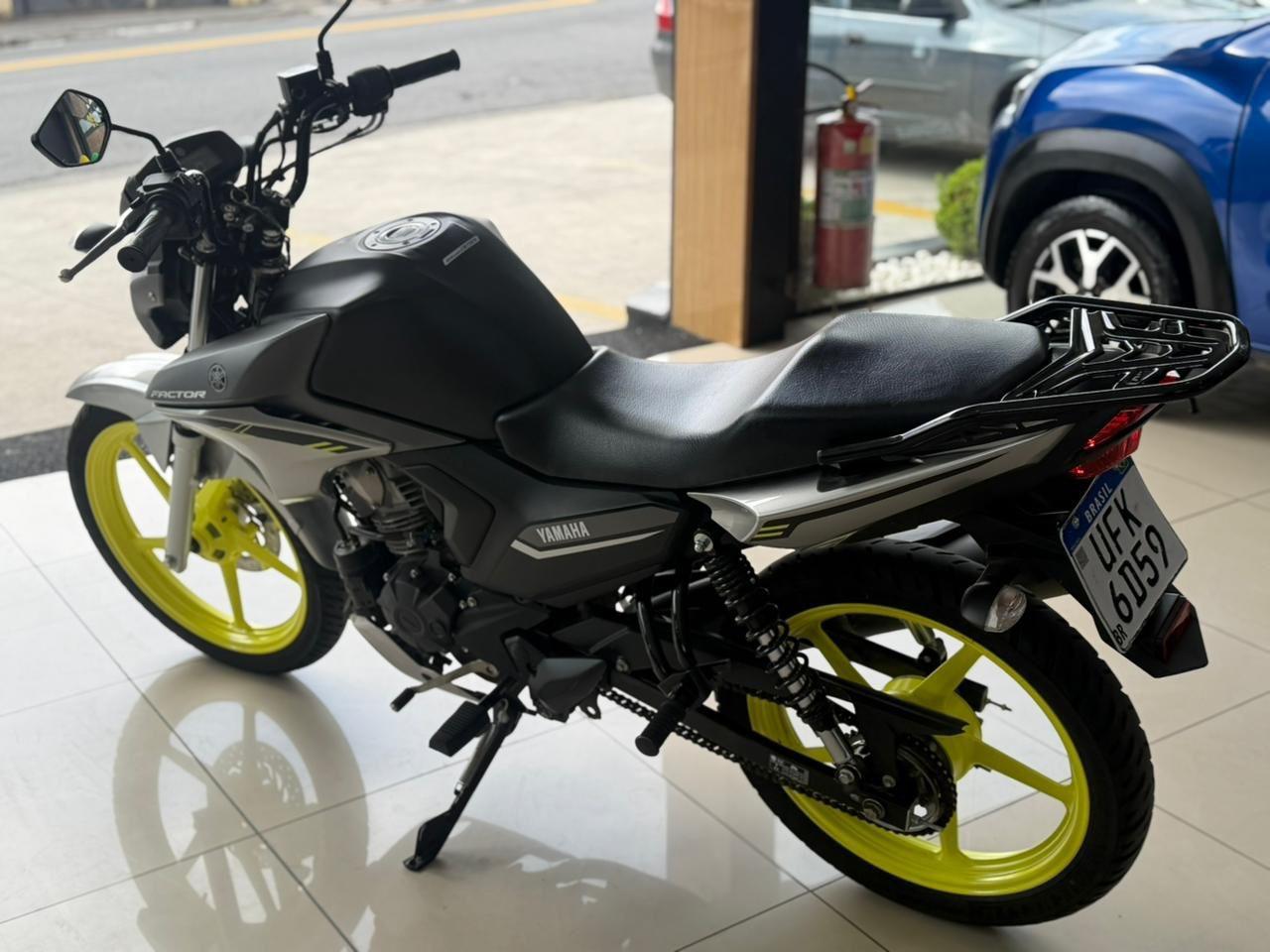 YAMAHA YBR 125 - Foto