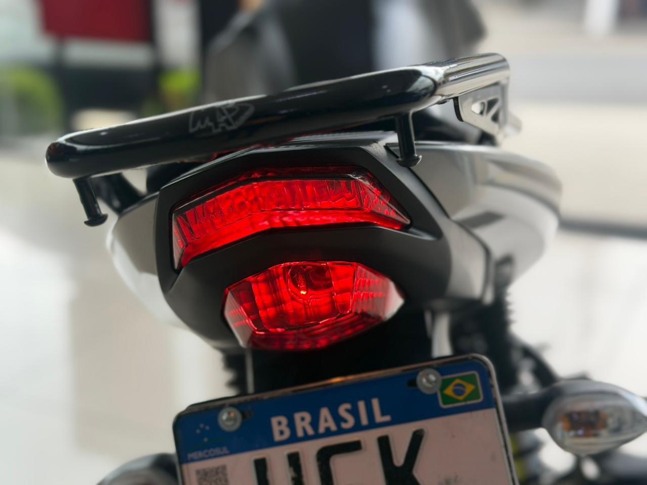 YAMAHA YBR 125 - Foto