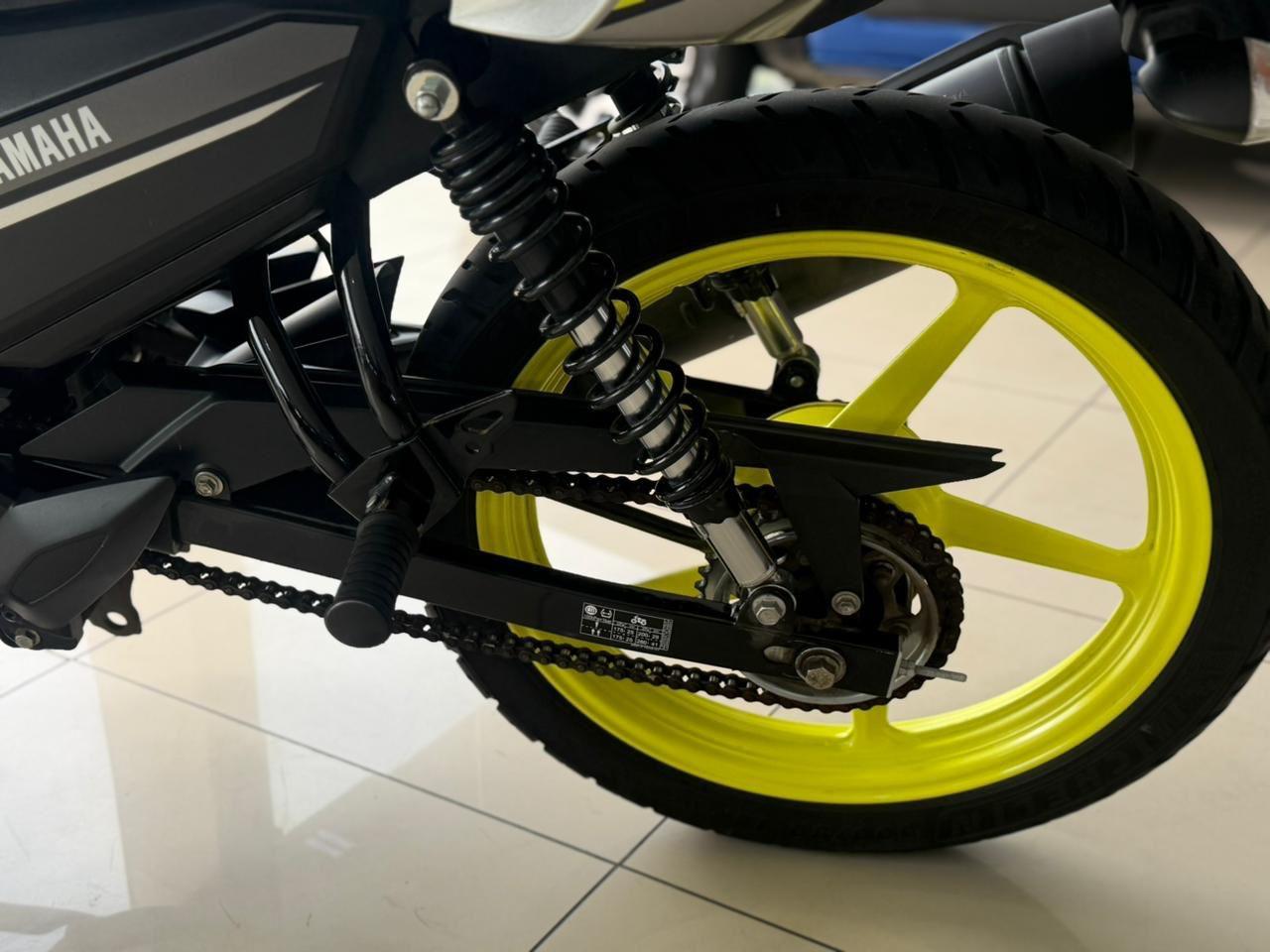 YAMAHA YBR 125 - Foto