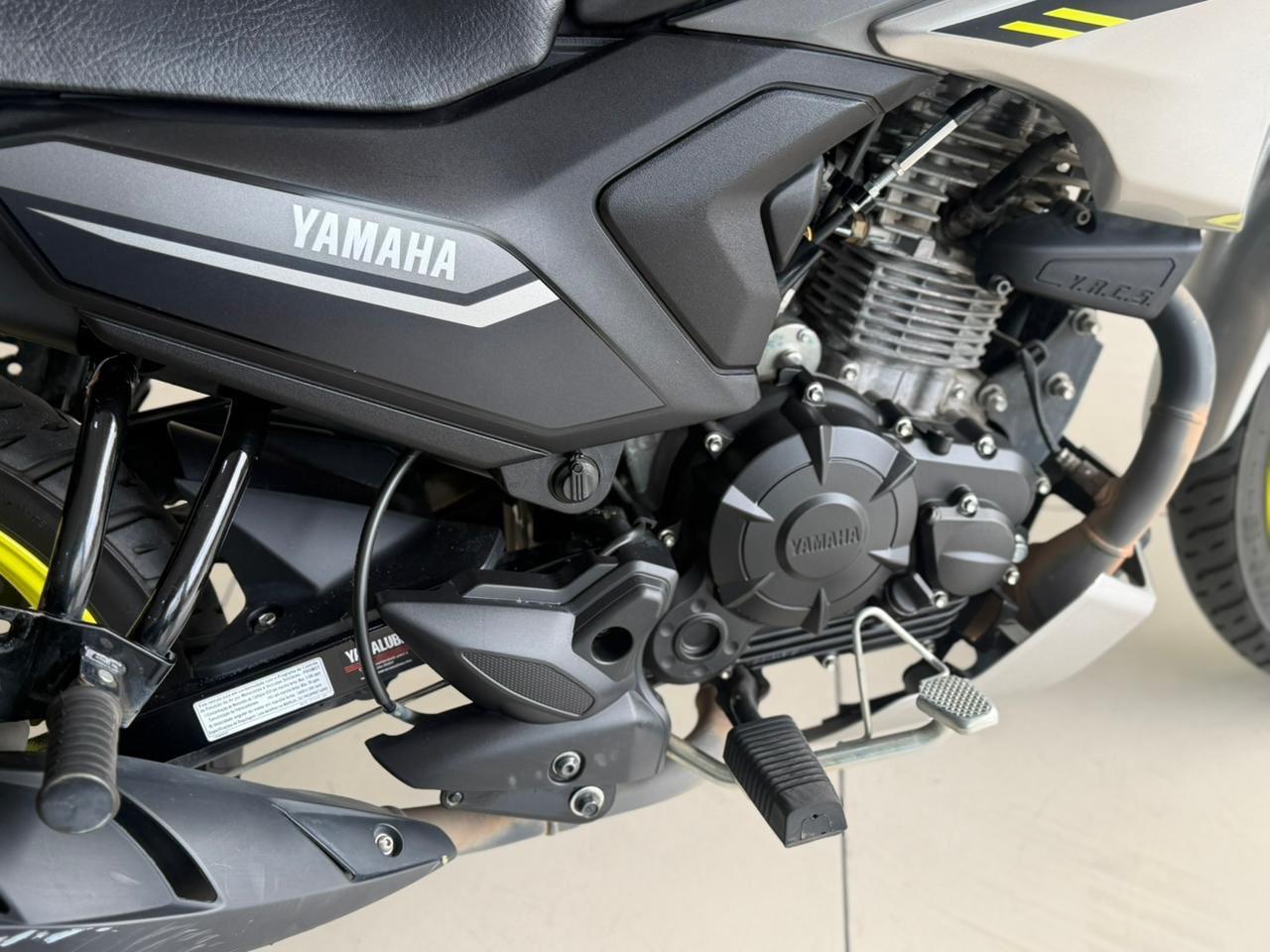 YAMAHA YBR 125 - Foto