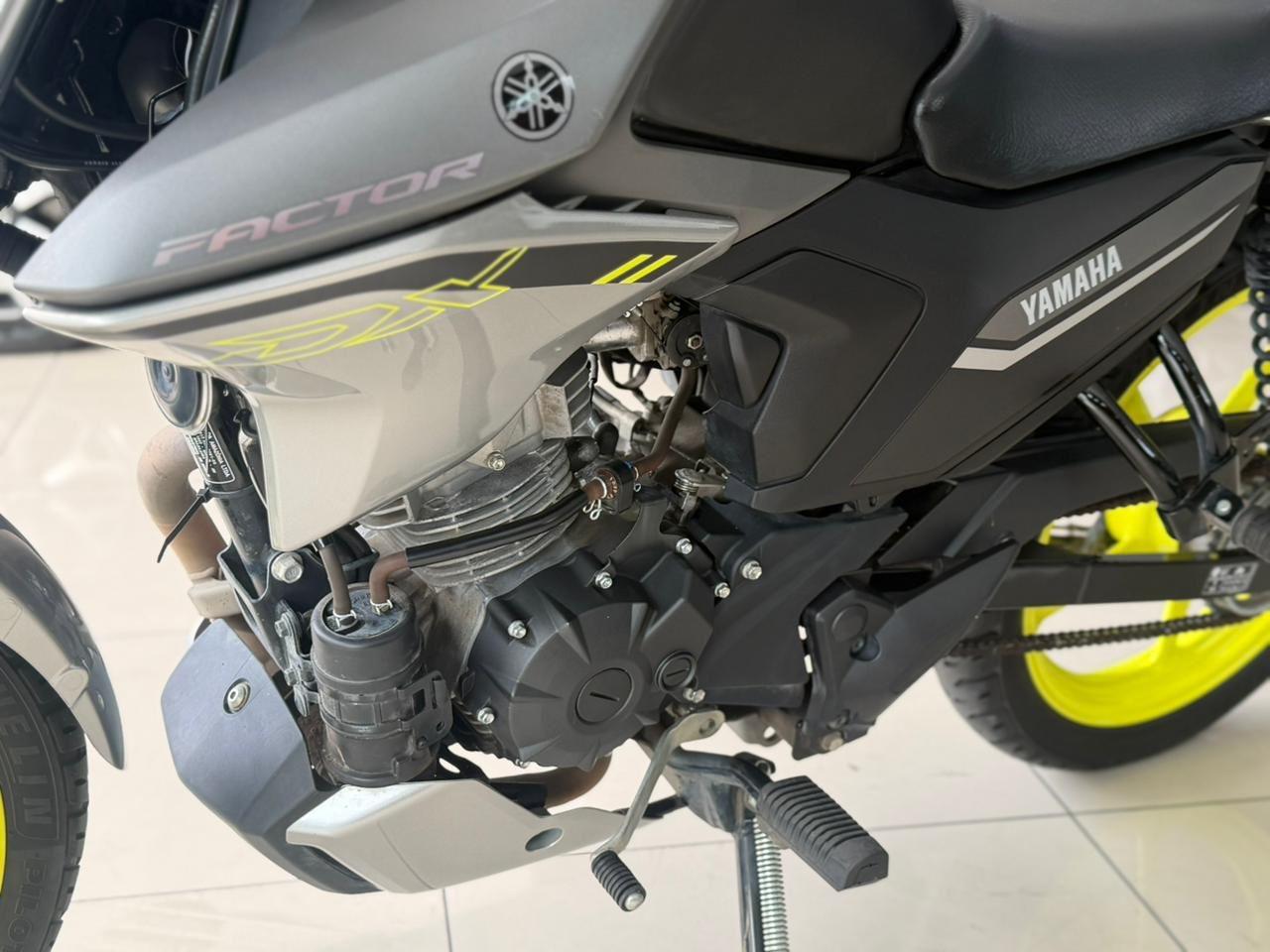 YAMAHA YBR 125 - Foto