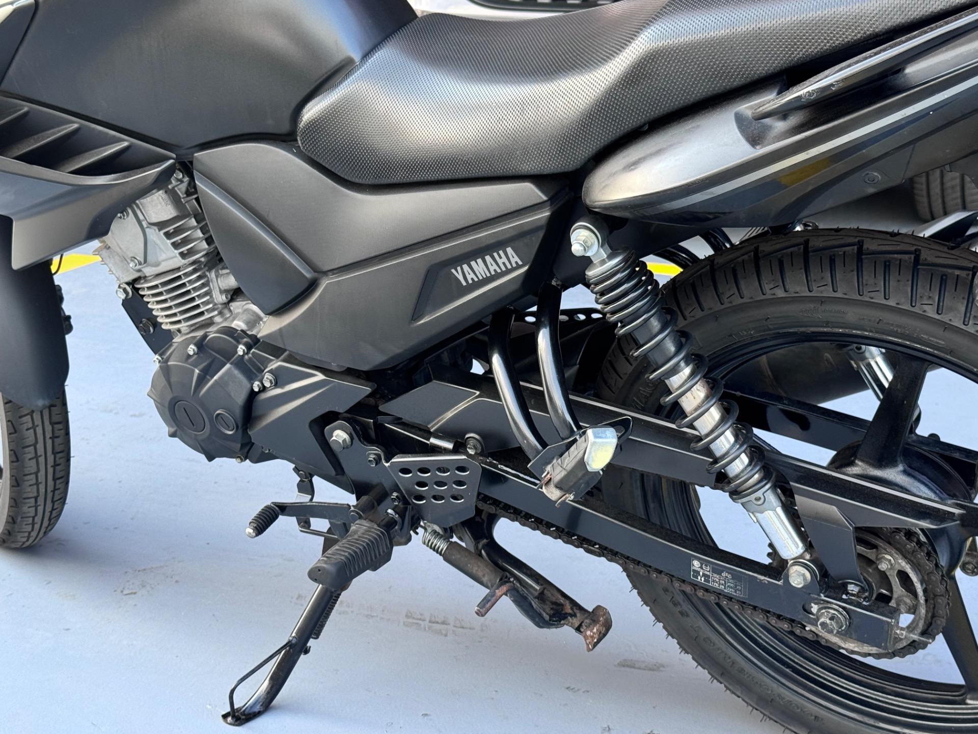 YAMAHA YS Fazer 150 - Foto