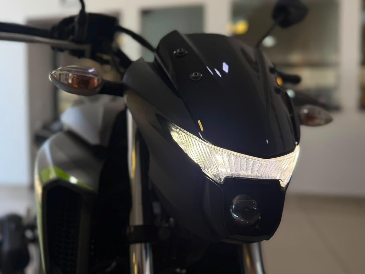 YAMAHA YS Fazer 250 - Foto
