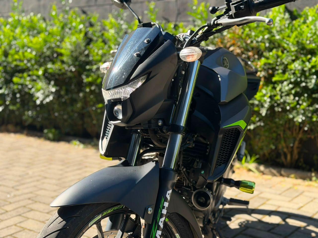 YAMAHA YS Fazer 250 - Foto