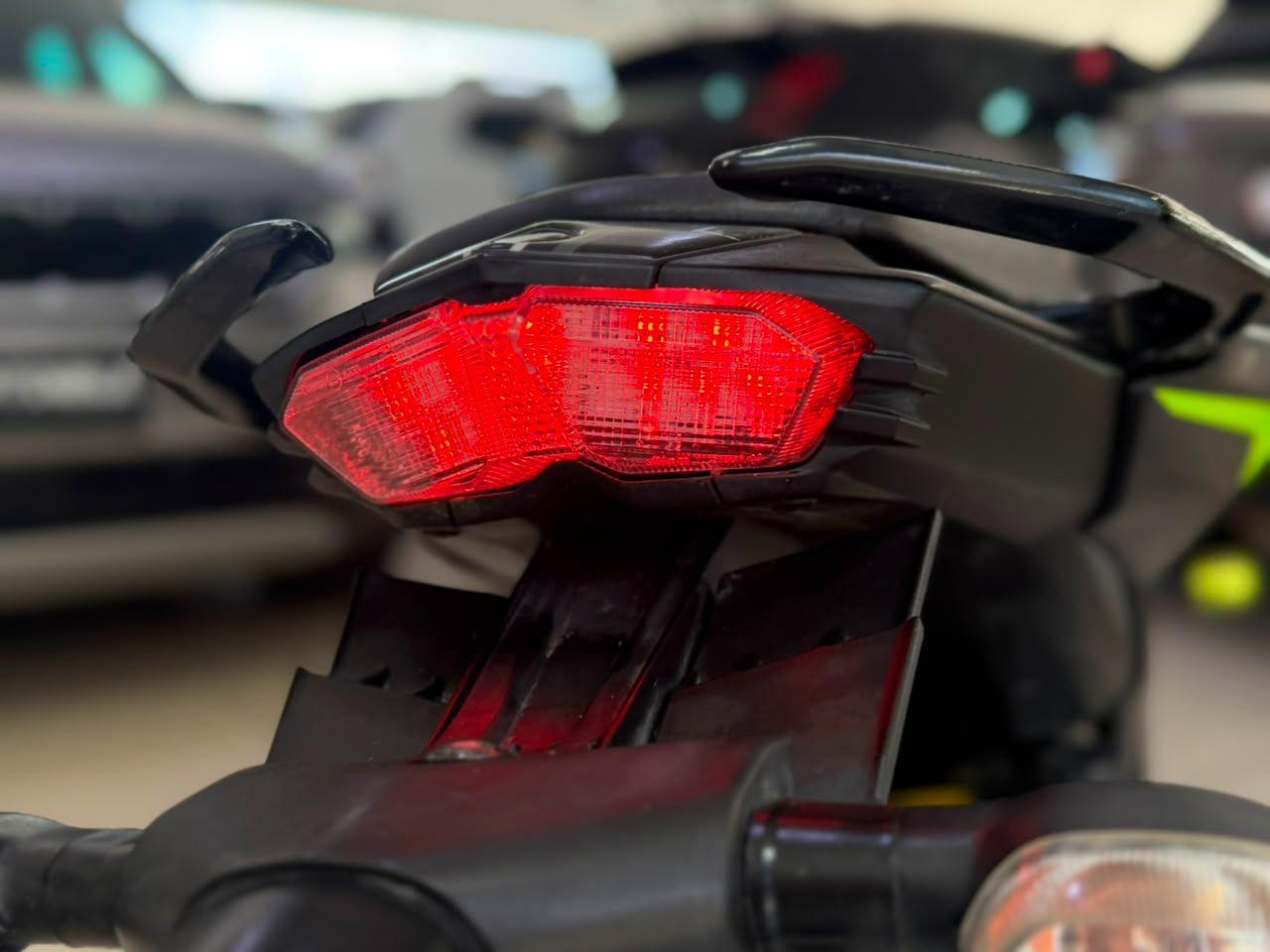 YAMAHA YS Fazer 250 - Foto