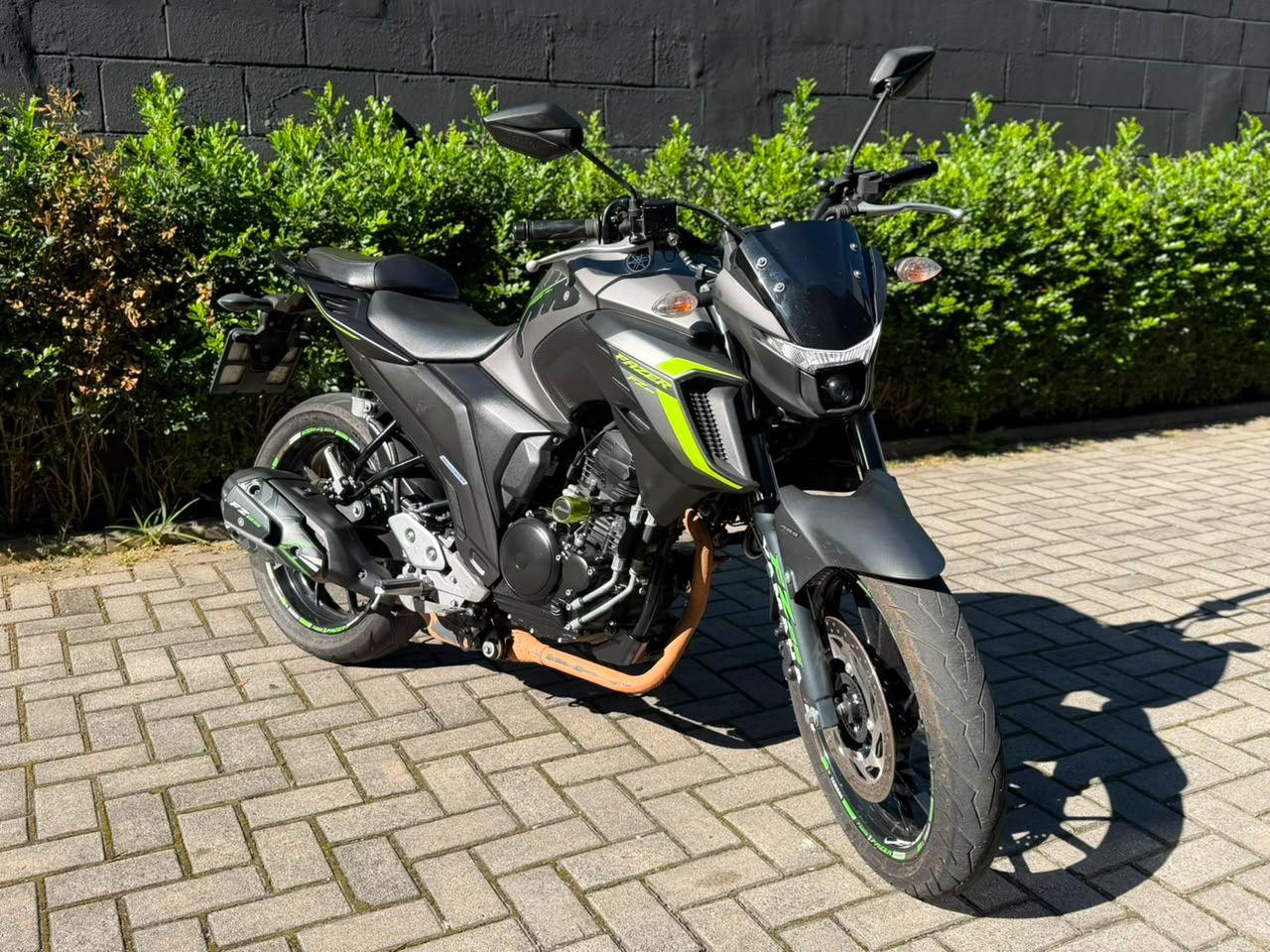YAMAHA YS Fazer 250 - Foto