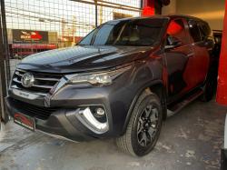 TOYOTA Hilux SW4 2.8 4P SRX 4X4 DIAMOND 7 LUGARES TURBO DIESEL AUTOMTICO