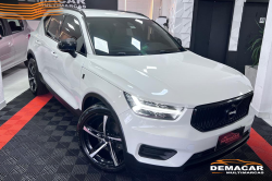 VOLVO XC40 2.0 16V 4P T5 TURBO MOMENTUM AWD GEARTRONIC AUTOMTICO