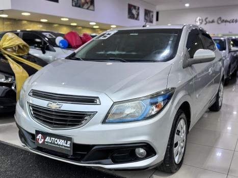 CHEVROLET Onix Hatch 1.4 4P FLEX LT, Foto 3