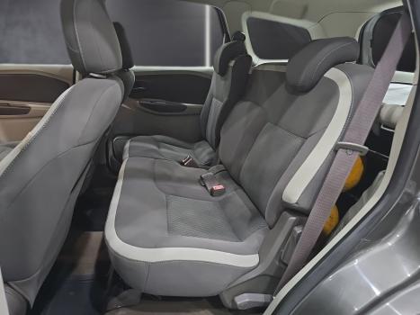 CHEVROLET Spin 1.8 4P FLEX ADVANTAGE AUTOM�TICO, Foto 3