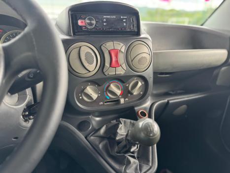 FIAT Doblo 1.8 16V 4P FLEX ESSENCE 7 LUGARES, Foto 13 FIAT Doblo 1.8 16V 4P FLEX ESSENCE 7 LUGARES, Foto 13