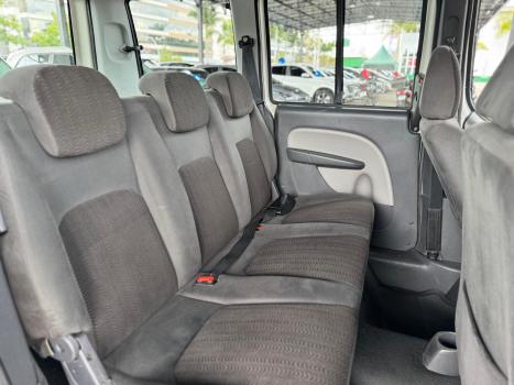 FIAT Doblo 1.8 16V 4P FLEX ESSENCE 7 LUGARES, Foto 14 FIAT Doblo 1.8 16V 4P FLEX ESSENCE 7 LUGARES, Foto 14