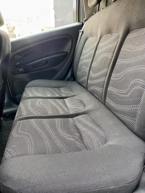 FIAT Punto 1.4 FLEX 4P, Foto 5