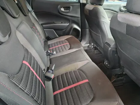 FIAT Toro 1.8 16V 4P FLEX FREEDOM AUTOM�TICO, Foto 14