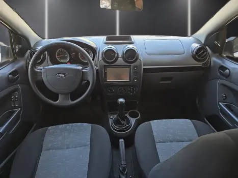 FORD Fiesta Hatch 1.0 4P FLEX, Foto 2