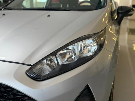 FORD Fiesta Hatch 1.6, Foto 5