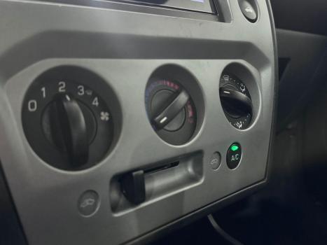 FORD Fiesta Hatch 1.6, Foto 8