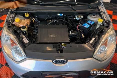 FORD Fiesta Hatch 1.6, Foto 8