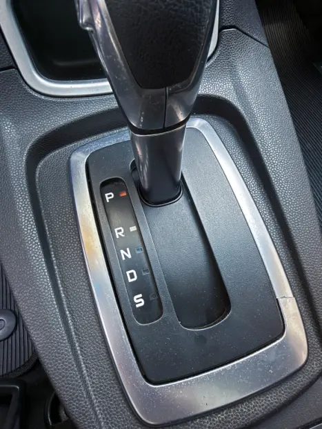 FORD Fiesta Hatch 1.6 16V 4P FLEX SE POWERSHIFT AUTOMÁTICO, Foto 14