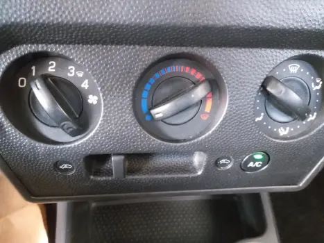 FORD Fiesta Sedan 1.6 4P ROCAM FLEX, Foto 10