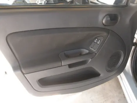 FORD Fiesta Sedan 1.6 4P ROCAM FLEX, Foto 11