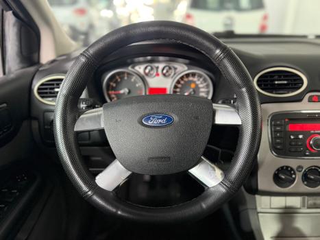 FORD Focus Sedan 1.6 4P, Foto 8