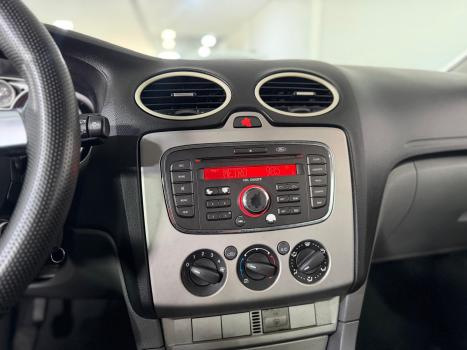 FORD Focus Sedan 1.6 4P, Foto 10