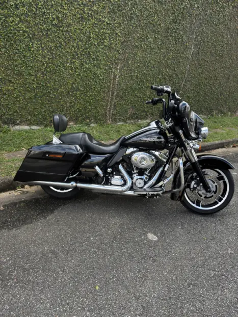 HARLEY DAVIDSON Street Glide FLHX 1700, Foto 1