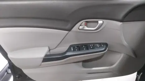 HONDA Civic 1.8 16V 4P FLEX LXS AUTOM�TICO, Foto 16