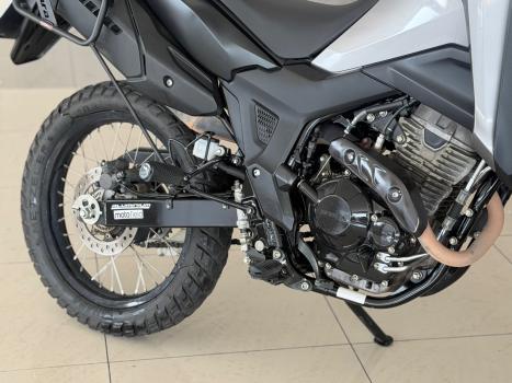 HONDA XRE 300 ABS, Foto 3