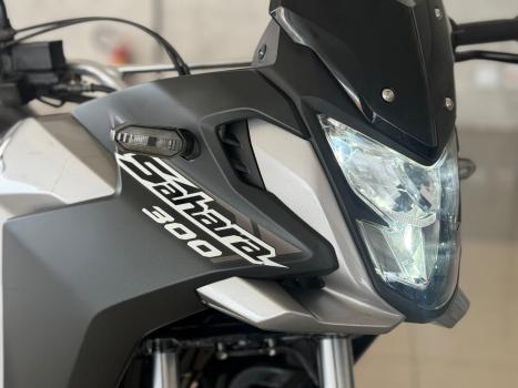 HONDA XRE 300 ABS, Foto 6