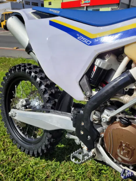HUSQVARNA TE 250 , Foto 8