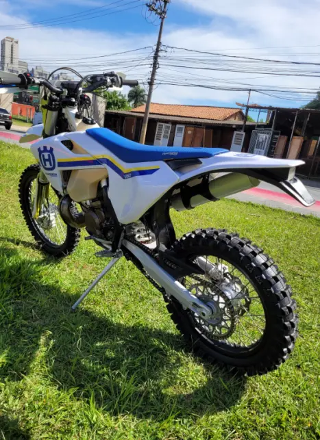 HUSQVARNA TE 250 , Foto 6