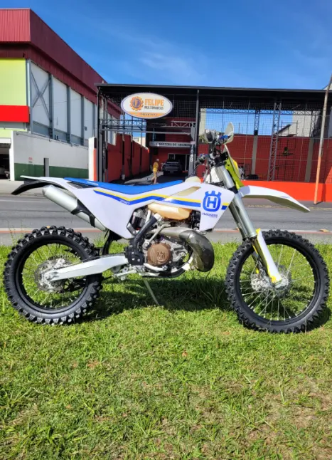 HUSQVARNA TE 250 , Foto 1
