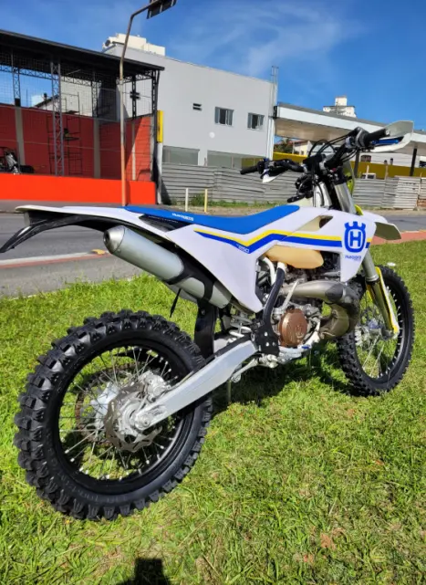 HUSQVARNA TE 250 , Foto 3