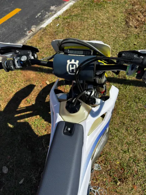 HUSQVARNA TE 300 , Foto 11