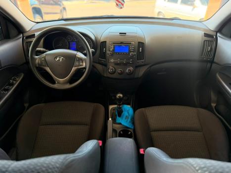HYUNDAI I30 2.0 16V 4P, Foto 13