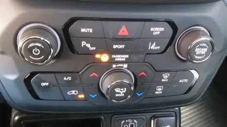 JEEP Renegade 1.3 16V 4P FLEX T270 LONGITUDE TURBO AUTOM�TICO, Foto 10