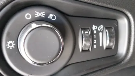 JEEP Renegade 1.3 16V 4P FLEX T270 LONGITUDE TURBO AUTOM�TICO, Foto 13
