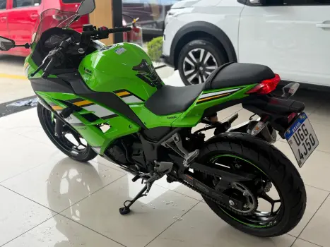 KAWASAKI Ninja 300 ABS, Foto 15
