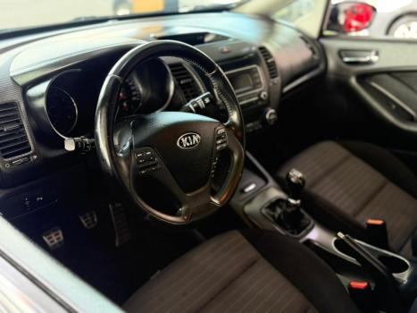 KIA Cerato Sedan 1.6 16V 4P SX3, Foto 12