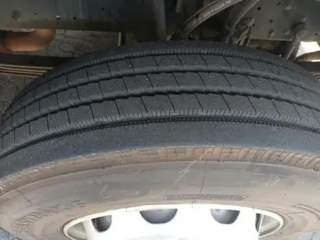 MERCEDES-BENZ Atron 2324 6X2, Foto 13